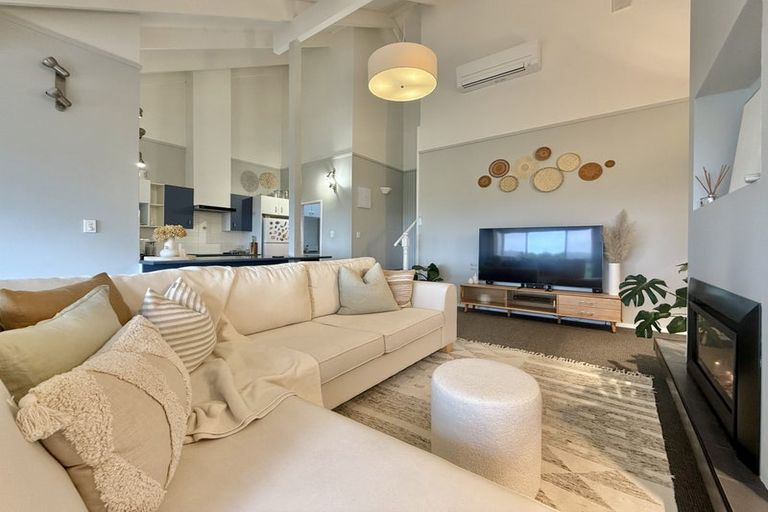 Photo of property in 26a Tower Hill, Stanmore Bay, Whangaparaoa, 0930