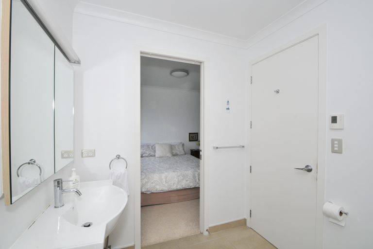 Photo of property in 2 Park Avenue, Mangawhai Heads, Mangawhai, 0505