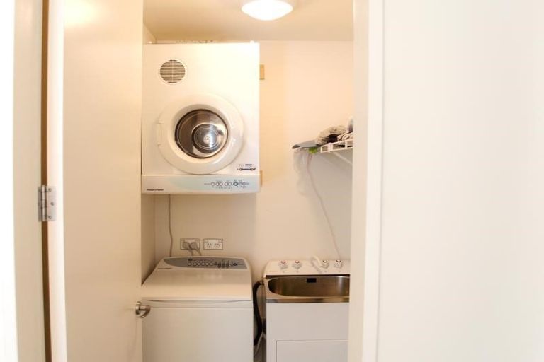 Photo of property in Montreaux Apartments, 3g/164 The Terrace, Wellington Central, Wellington, 6011