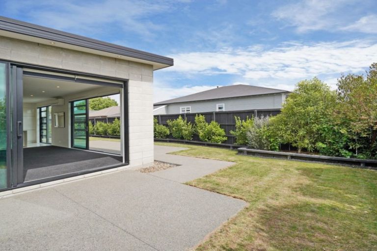 Photo of property in 403c Harewood Road, Harewood, Christchurch, 8051