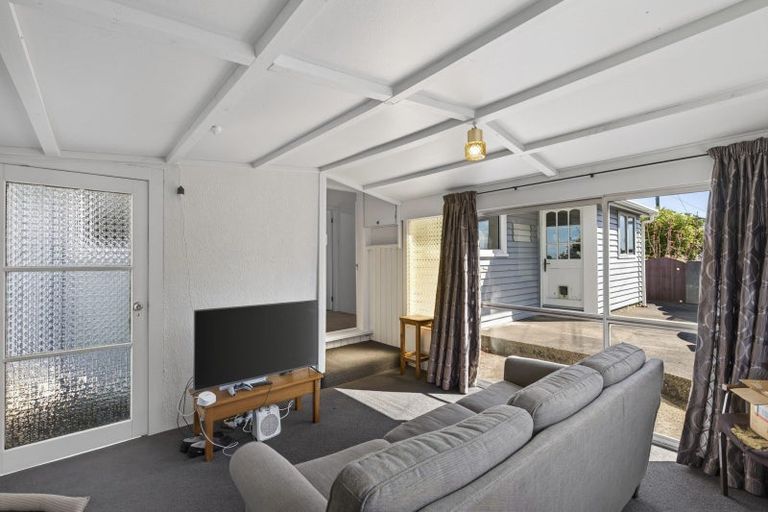 Photo of property in 3 Tay Street, Spotswood, New Plymouth, 4310