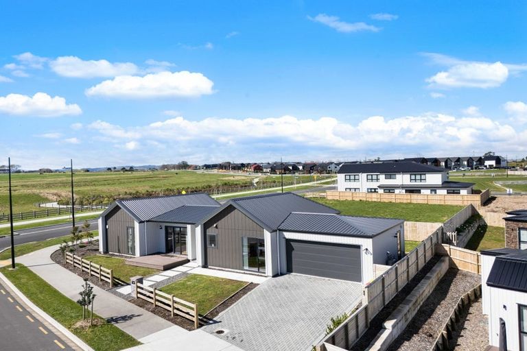 Photo of property in 1 Kentucky Blue Road, Karaka, 2580