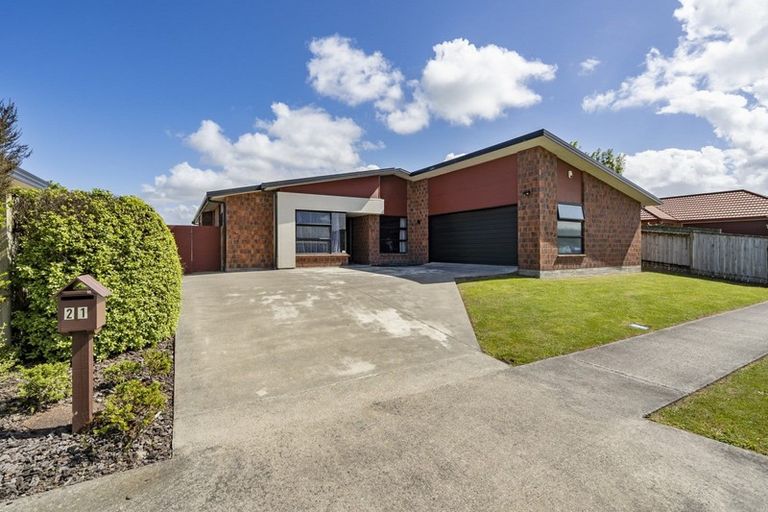 Photo of property in 21 Brooklyn Heights Drive, Kelvin Grove, Palmerston North, 4414