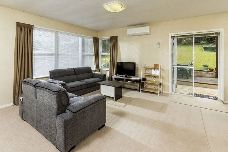 Photo of property in 73 Lynden Avenue, Hillcrest, Auckland, 0627