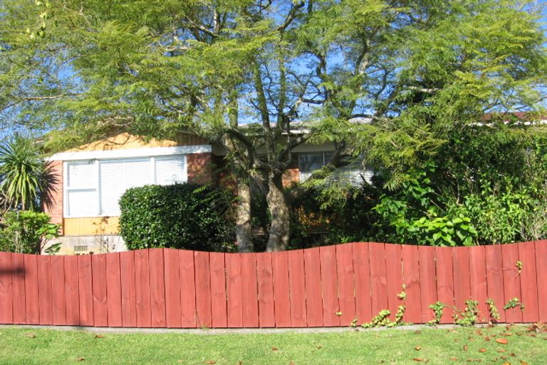 Photo of property in 3/2 Mickle Street, Te Atatu South, Auckland, 0610