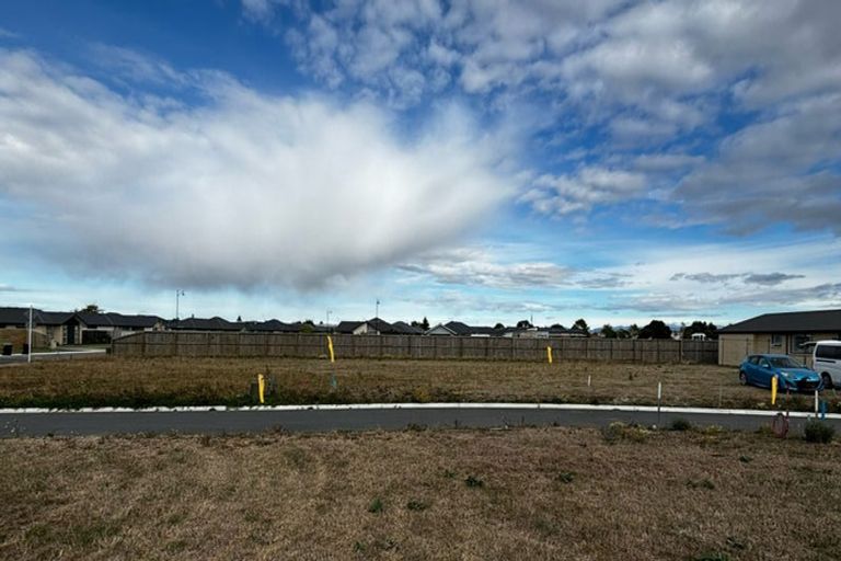 Photo of property in 1 Livingstone Place, Rangiora, 7400