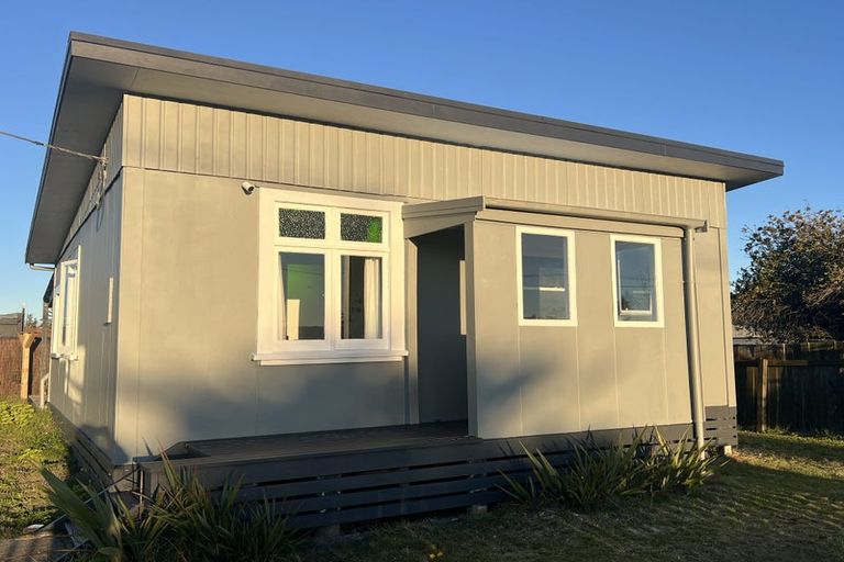 Photo of property in 2 Dawick Street, Foxton Beach, Foxton, 4815