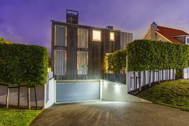 Photo of property in 21 Ocean View Road, Milford, Auckland, 0620