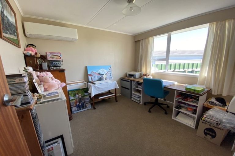 Photo of property in 21 Castle Street, Eltham, 4322