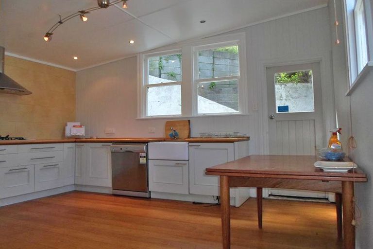 Photo of property in 25 Austin Street, Mount Victoria, Wellington, 6011
