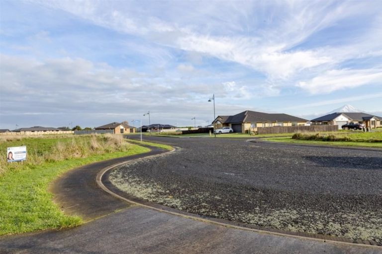 Photo of property in 2 Yulestar Place, Hawera, 4610