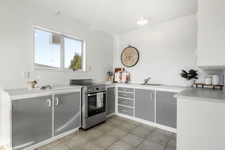 Photo of property in 8a Fordham Street, Beach Haven, Auckland, 0626
