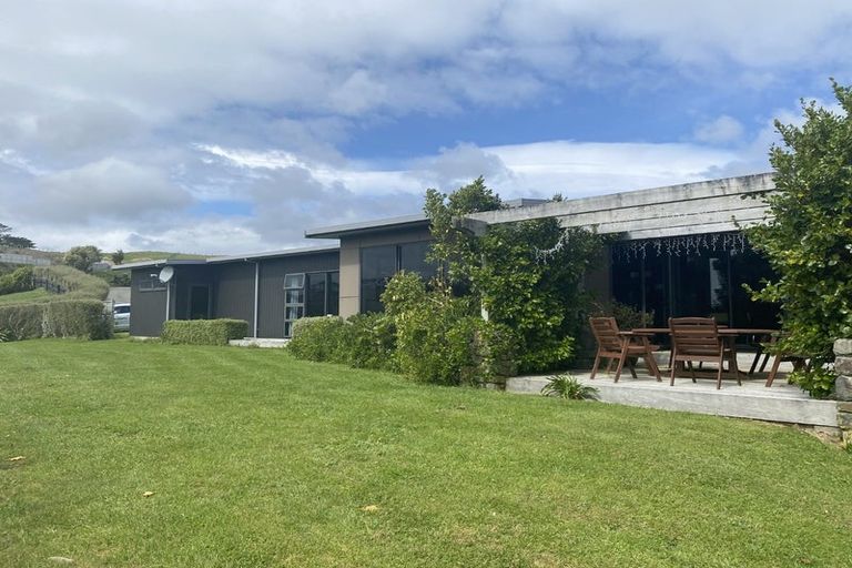 Photo of property in 173 Bing Lucas Drive, Tawa, Wellington, 5028