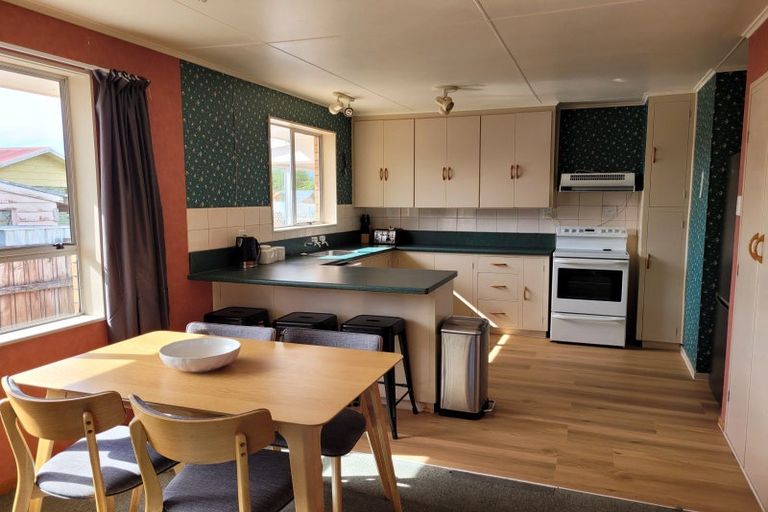 Photo of property in 42 Westmere Place, Manapouri, 9679