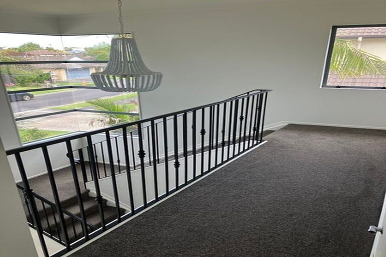 Photo of property in 8 Kalberry Place, East Tamaki, Auckland, 2016