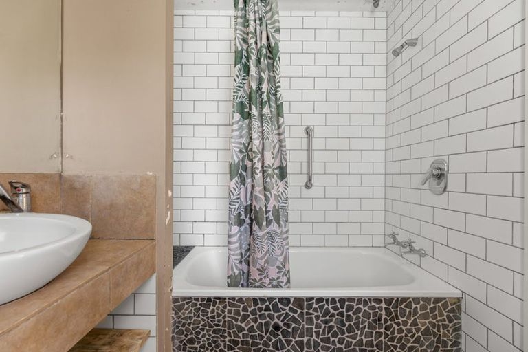 Photo of property in 36 Olliviers Road, Phillipstown, Christchurch, 8011