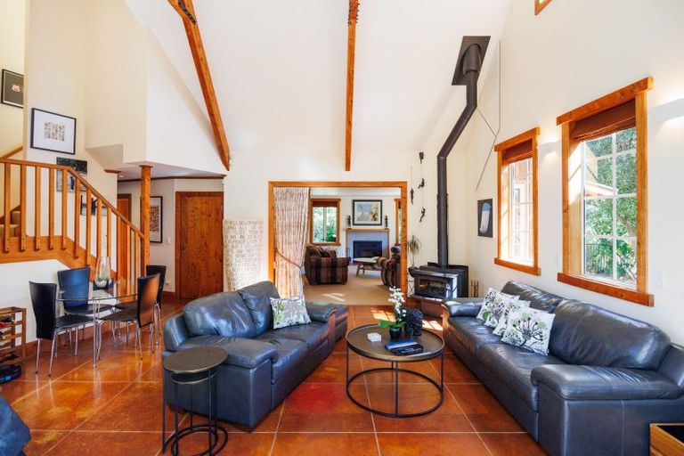 Photo of property in 355 Turitea Road, Turitea, Palmerston North, 4472