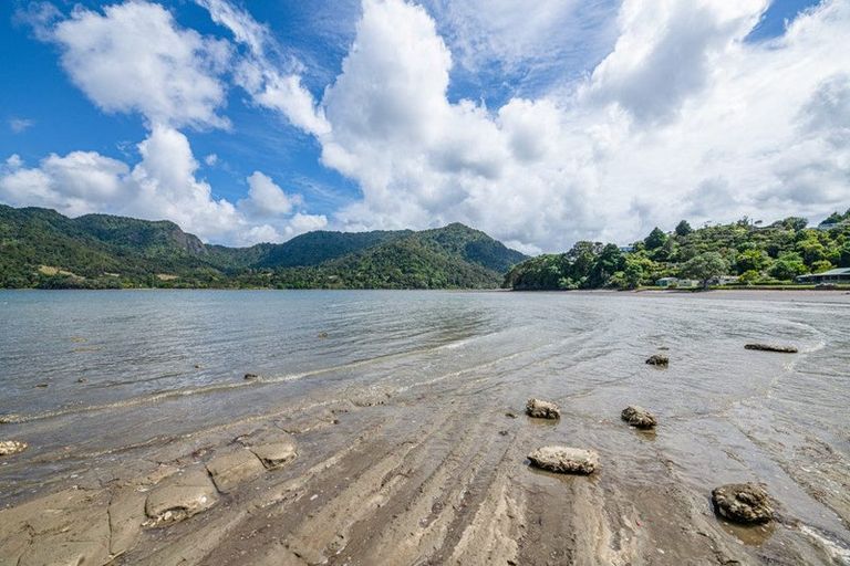 Photo of property in 32 Foster Avenue, Huia, Auckland, 0604