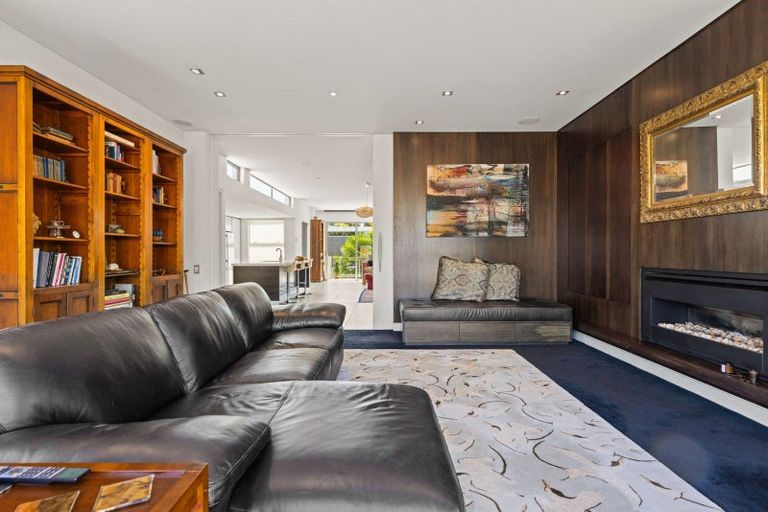 Photo of property in 19 Kilmore Street, Christchurch Central, Christchurch, 8013