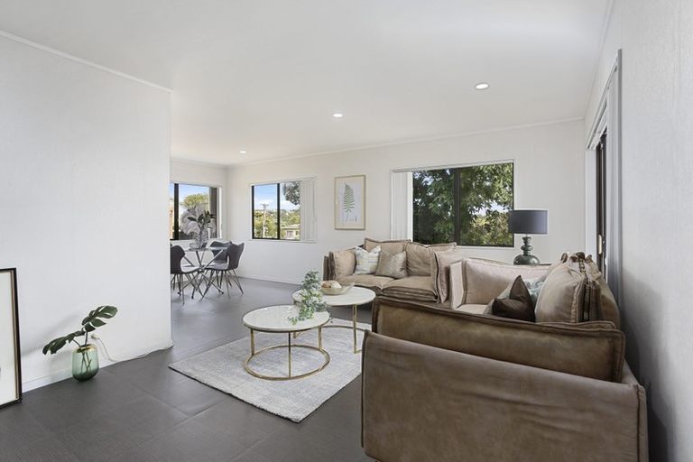 Photo of property in 2/23 Beatrice Avenue, Hillcrest, Auckland, 0627