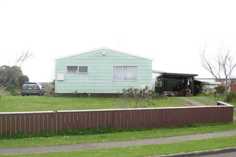 Photo of property in 11 Oleander Place, Bell Block, New Plymouth, 4312