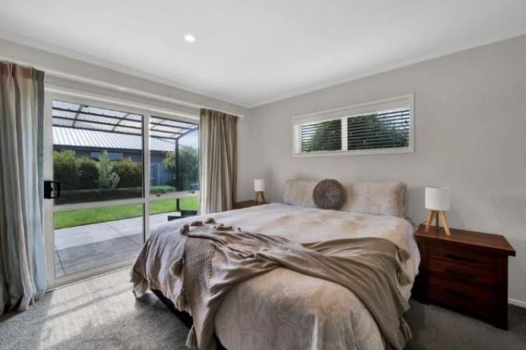 Photo of property in 10 Ryder Drive, Waiwhakaiho, New Plymouth, 4312