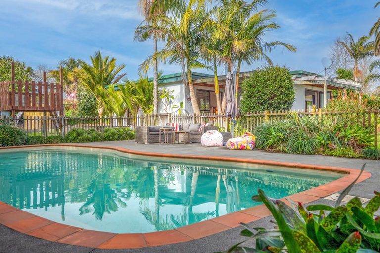 Photo of property in 34 Shepherd Road, Kerikeri, 0230