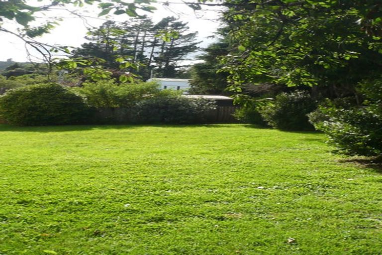 Photo of property in 3 Rowe Parade, Wainuiomata, Lower Hutt, 5014
