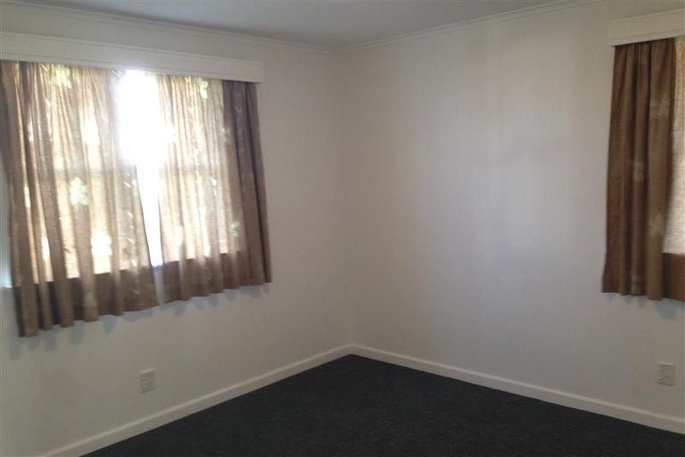 Photo of property in 39 Archibald Road, Kelston, Auckland, 0602