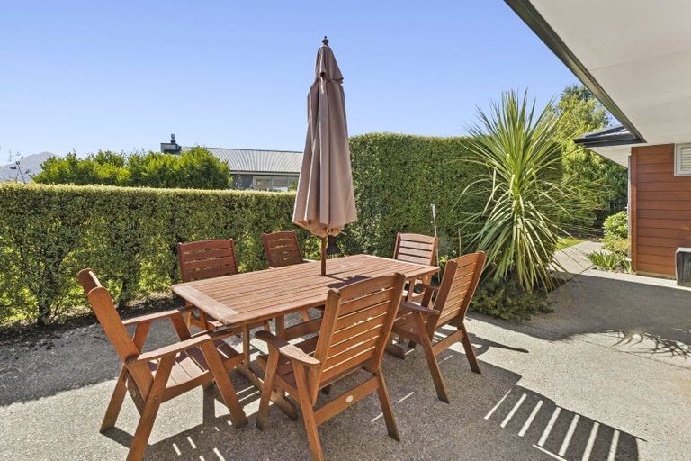 Photo of property in 33 Sherwin Avenue, Albert Town, Wanaka, 9305