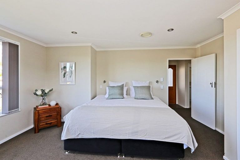 Photo of property in 30 Skerrett Crescent, Tamatea, Napier, 4112