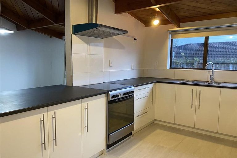 Photo of property in 2/111 Whitford Road, Somerville, Auckland, 2014