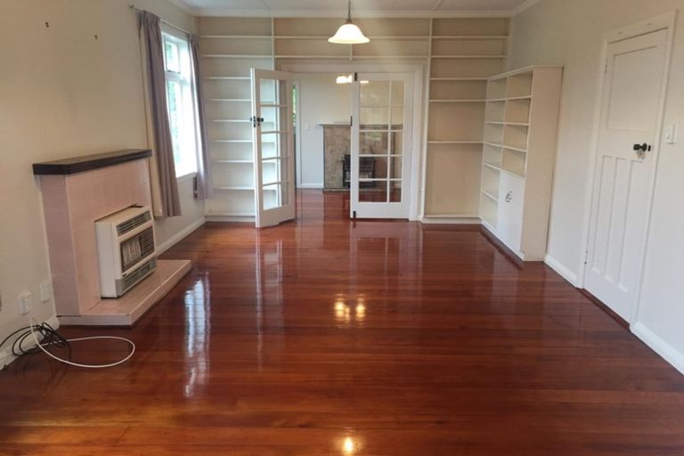 Photo of property in 11 Norfolk Street, Northland, Wellington, 6012