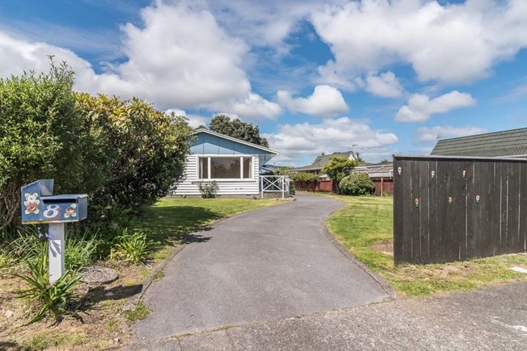 Photo of property in 8 Tawa Street, Waikanae, 5036