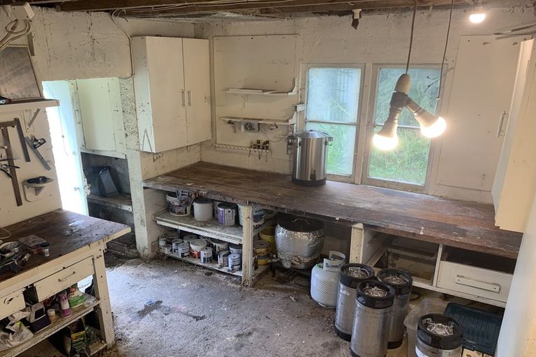 Photo of property in 23 Te Whiti Grove, Korokoro, Lower Hutt, 5012