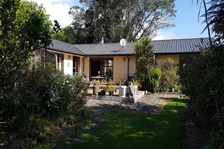 Photo of property in 50 Brunings Road, Carters Beach, Westport, 7892