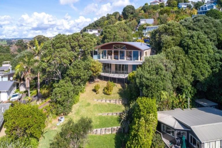 Photo of property in 36 Tutaritari Road, Hahei, Whitianga, 3591