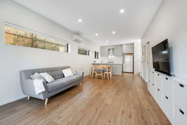 Photo of property in 132c Stapleford Crescent, Browns Bay, Auckland, 0630