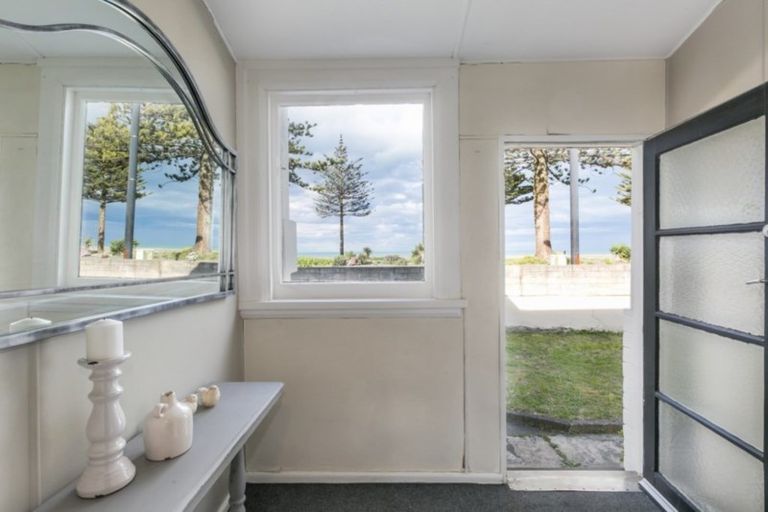 Photo of property in 629 Marine Parade, Napier South, Napier, 4110