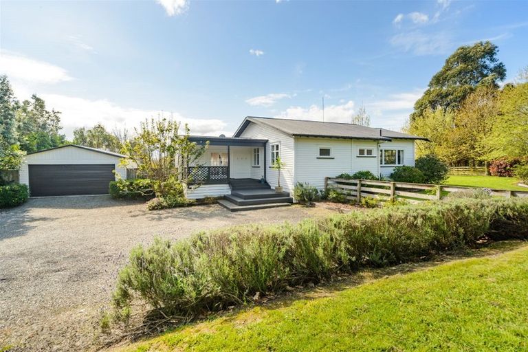Photo of property in 803 Fitzherbert Road East, Aokautere, Palmerston North, 4471