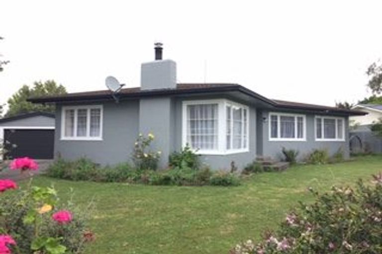 Photo of property in 18 Pirinoa Street, Feilding, 4702