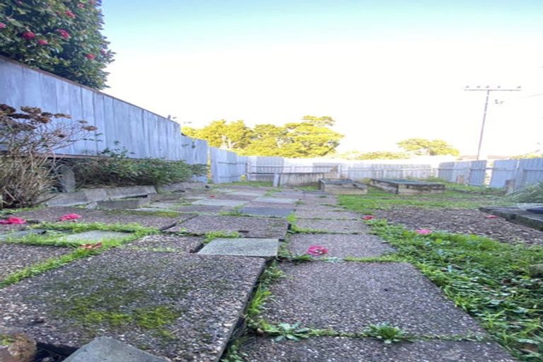 Photo of property in 26 Kaipatiki Road, Glenfield, Auckland, 0629