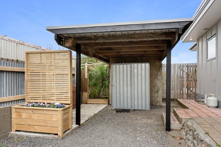 Photo of property in 12 Gavin Road, Raumati Beach, Paraparaumu, 5032