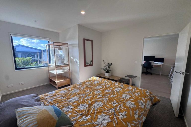 Photo of property in 6 Juniper Drive, Rosehill, Papakura, 2113