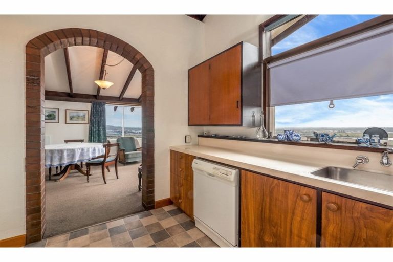 Photo of property in 76 Cannon Hill Crescent, Mount Pleasant, Christchurch, 8081