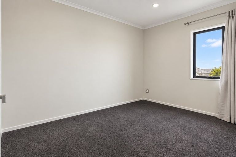 Photo of property in 2/8 Kerrs Road, Wiri, Auckland, 2104