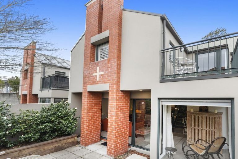 Photo of property in 4/56 Hewitts Road, Merivale, Christchurch, 8014