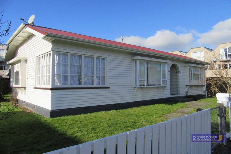 Photo of property in 104 Wainui Street, Riccarton, Christchurch, 8041
