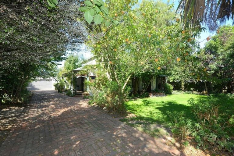 Photo of property in 114 Osborne Street, Waltham, Christchurch, 8011