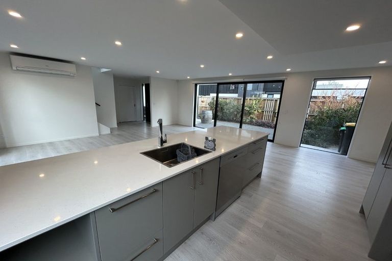 Photo of property in 2/143 Cranford Street, St Albans, Christchurch, 8014